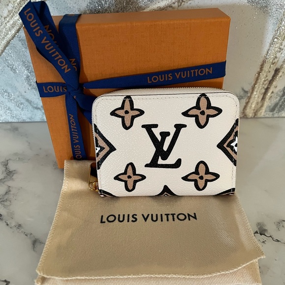 Louis Vuitton Wild At Heart Cream Black Logo Monogram Zippy Wallet - Picture 1 of 12